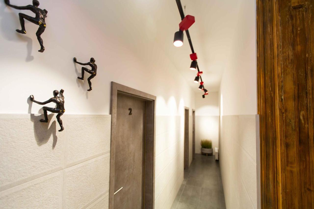 בודפשט Premium Rooms By Hi5 - Style At The Comedy Theater מראה חיצוני תמונה